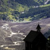 Des tests avec un nouvel outil de simulation 3D avaient montré avant la catastrophe que la plus grande partie de Blatten serait détruite par la masse de roche et de glace en mouvement (archives). KEYSTONE/MICHAEL BUHOLZER